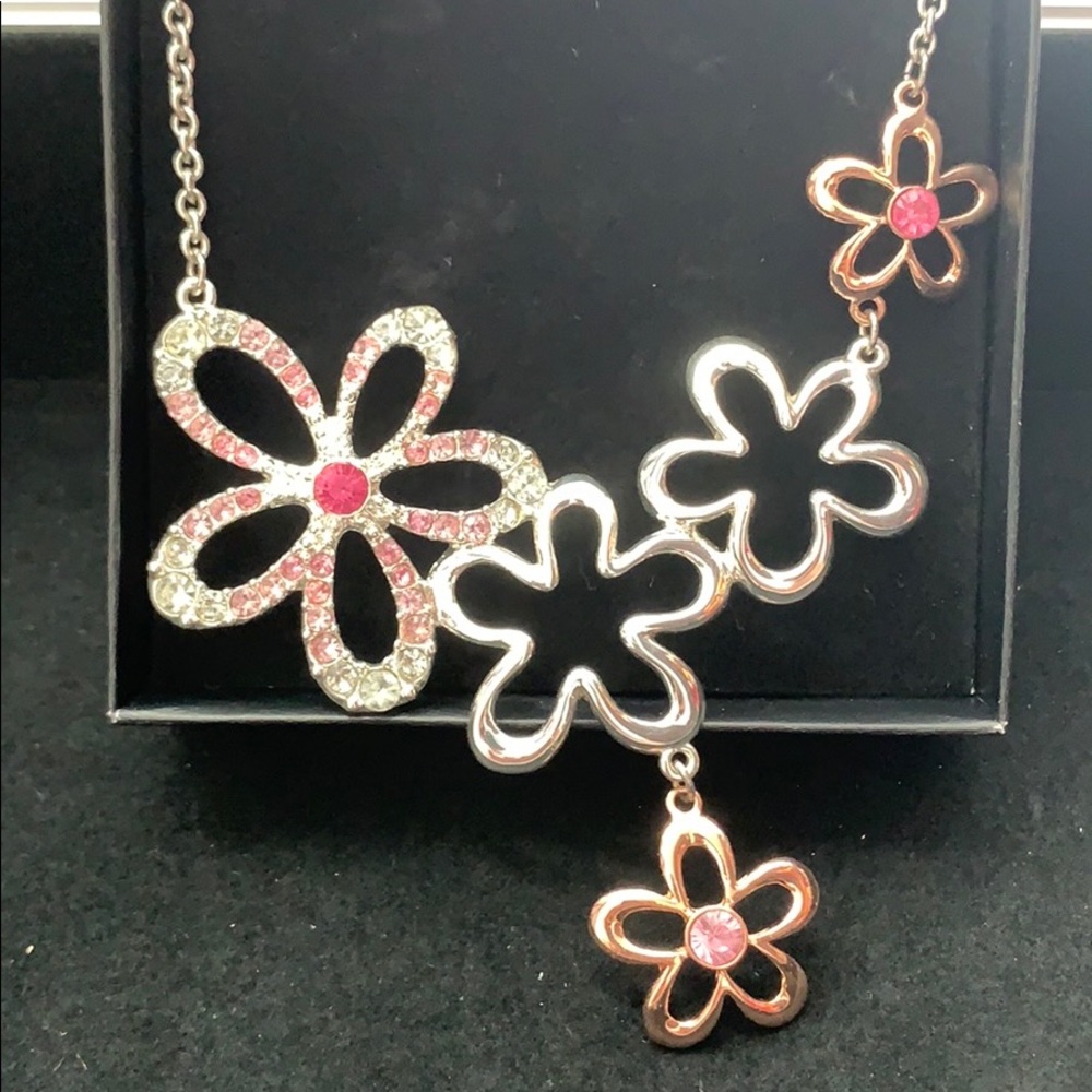 Floral necklace